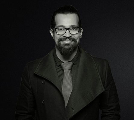 About-Dr.-Paras